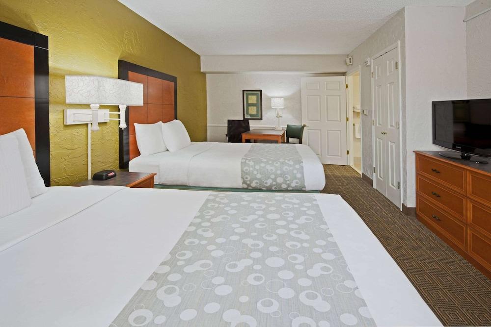La Quinta Inn Tampa Airport Stadium Westshore Exterior photo